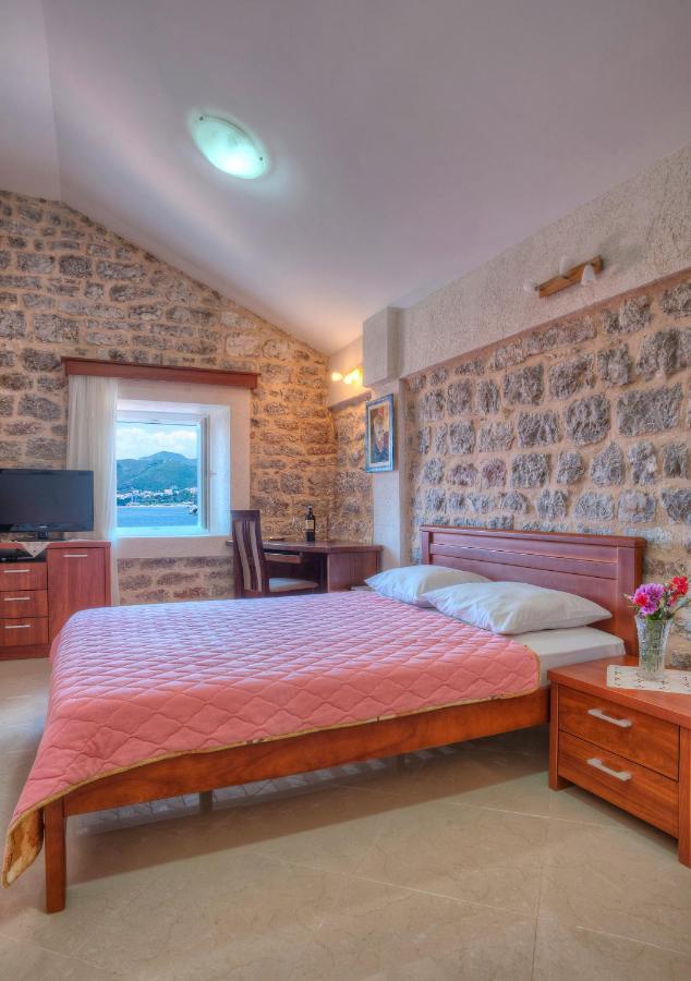 Apartments Porat Sveti Stefan Oda fotoğraf